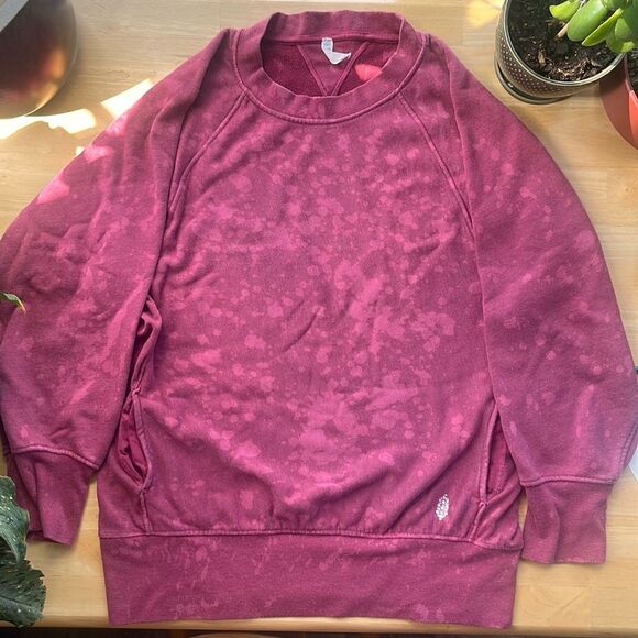 FREE PEOPLE MOVEMENT Oversized Crew XS Cranberry - Picture 1 of 4